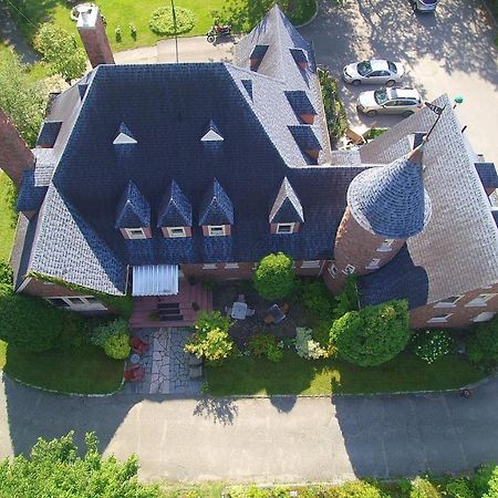 Chateau Murdock Gite Et Esthetique 1950 Saguenay Bagian luar foto